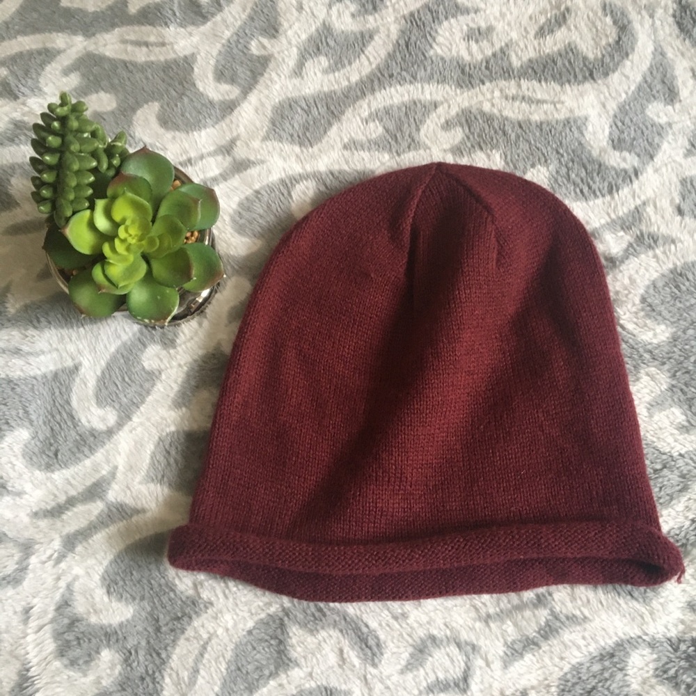 Women’s & Men’s H&M burgundy maroon beanie unisex